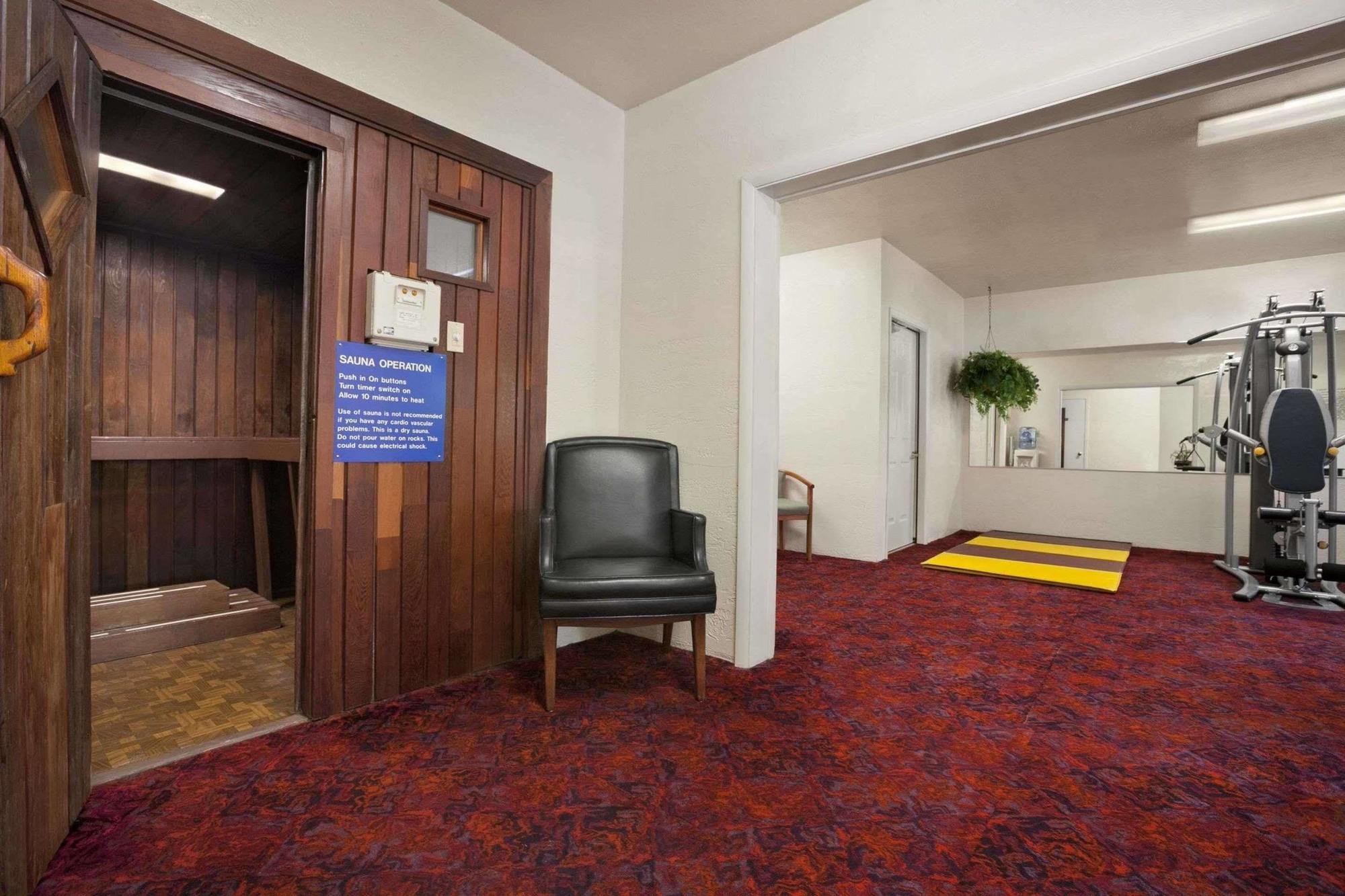 Travelodge By Wyndham Bedford Zewnętrze zdjęcie